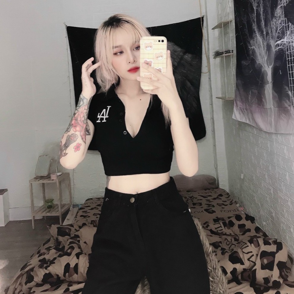 Áo kiểu croptop cổ bẻ cài nút thêu chữ bên cực xinh , chất thun bozip mềm mịn ( ảnh thật )