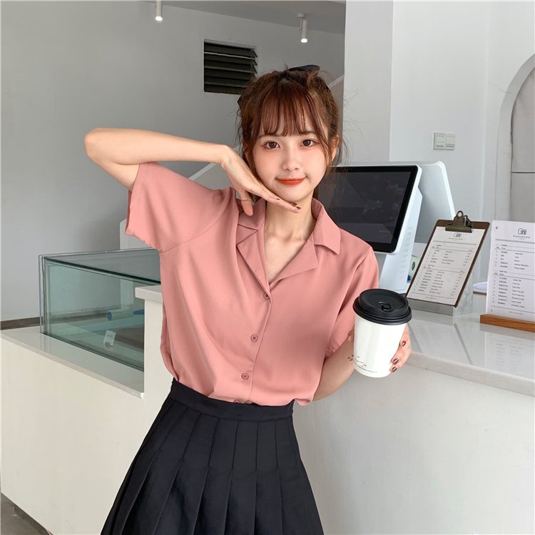 Áo sơ mi nữ công sở tay ngắn kiểu cổ vest form rộng chất vải lụa mịn AVILO SM03