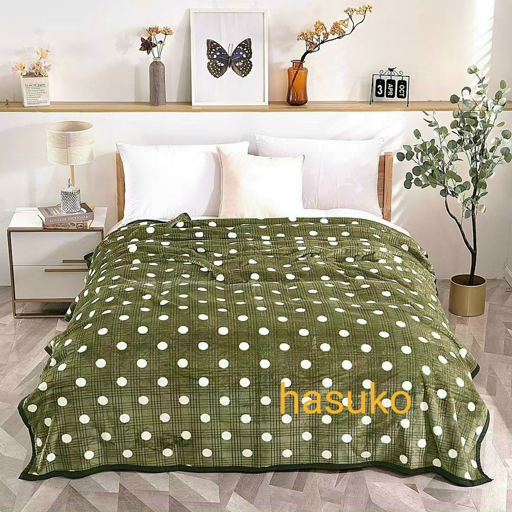Chăn nhung tuyết chấm bi HASUKO mẫu mới nhất mùa đông năn nay.kích thước 2mx2m3
