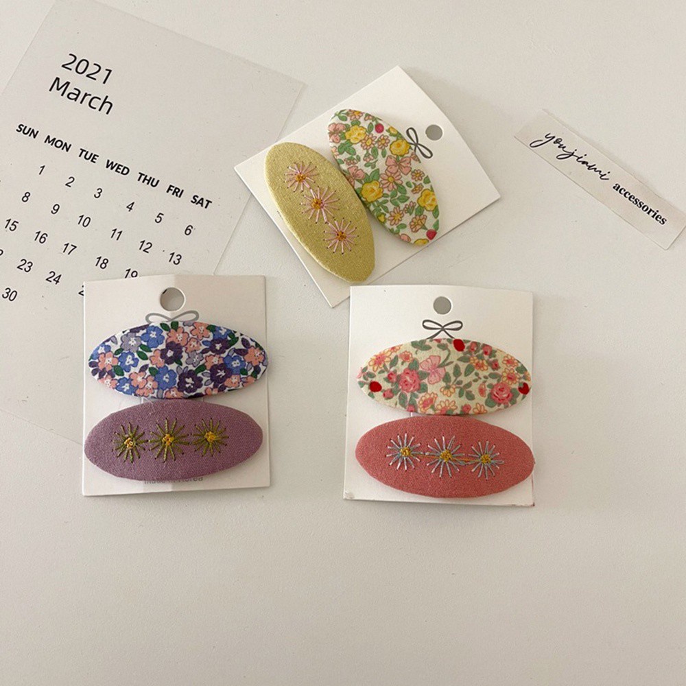 Set 2 Kẹp Tóc Hình Oval Thêu Hoa Dễ Thương Cho Nữ
