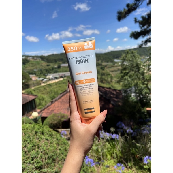 Kem chống nắng cho body Isdin Sunscreen Gel Cream SPF 50+ 250ml