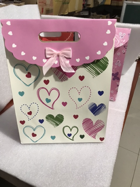 Túi giấy đựng quà loại đẹp