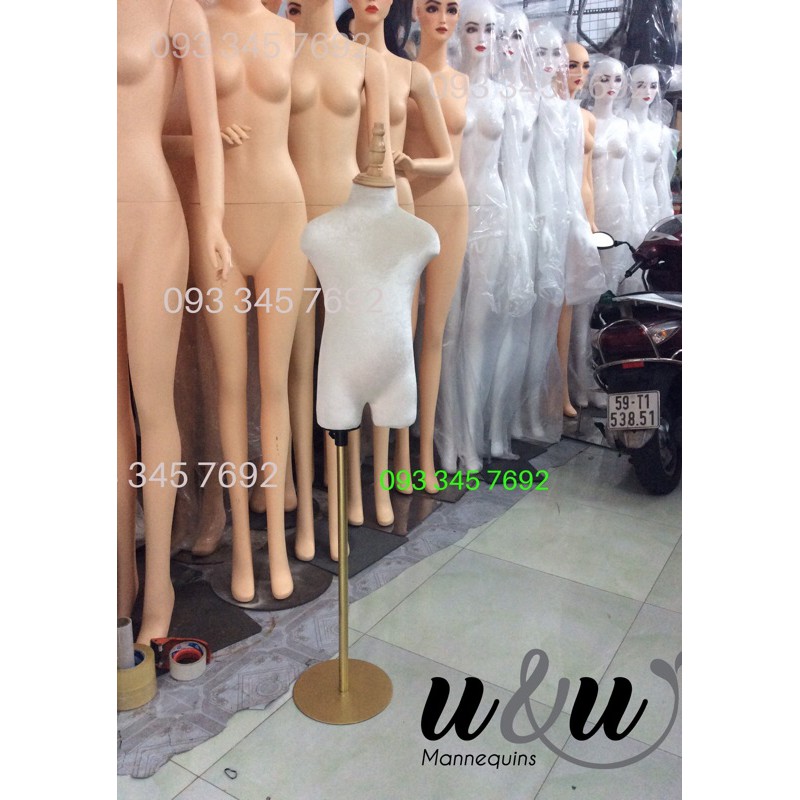 Manocanh bé 4 tuổi chân sắt vàng đồng