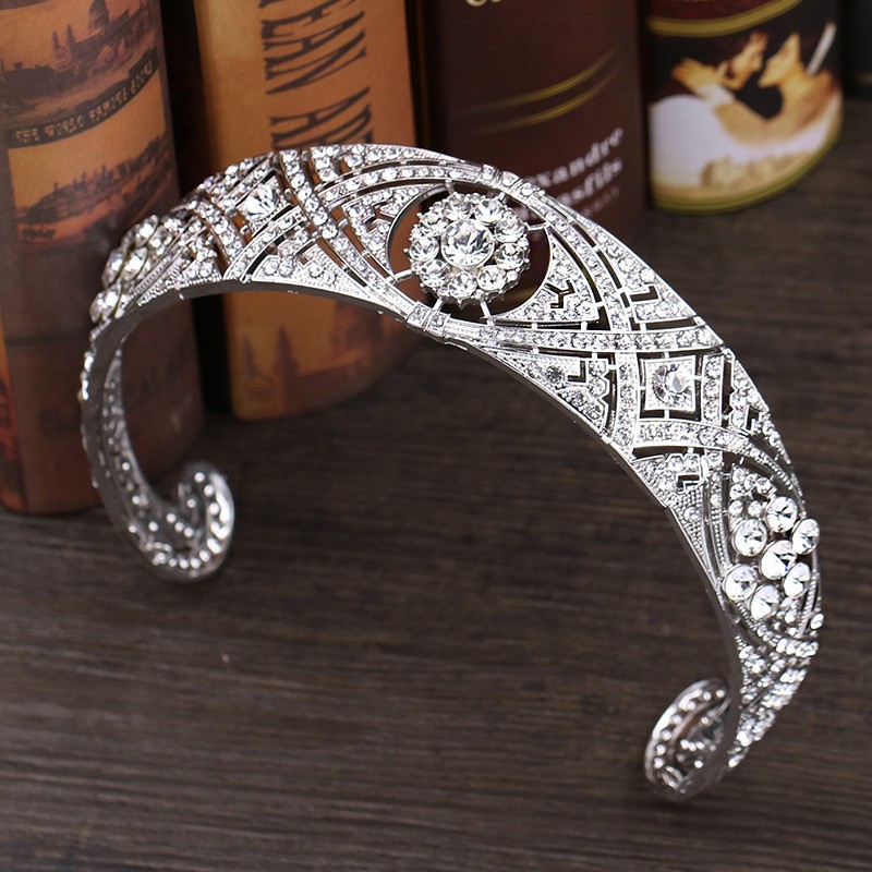 Vương miện cài tóc kiểu dáng thời trang xinh xắn cho cô dâu