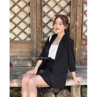 Set blazer đen kèm chân váy