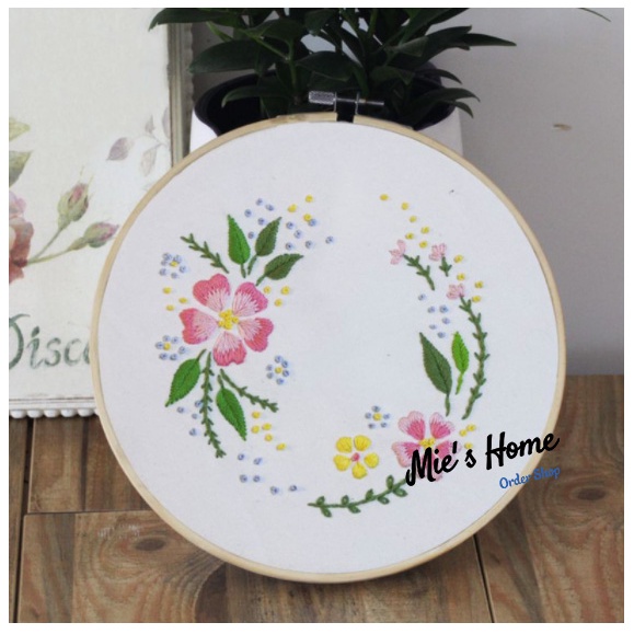 Kit thêu tay - DIY Bộ nguyên liệu thêu tranh CÚC HỌA MI   / MIE HANDMADE