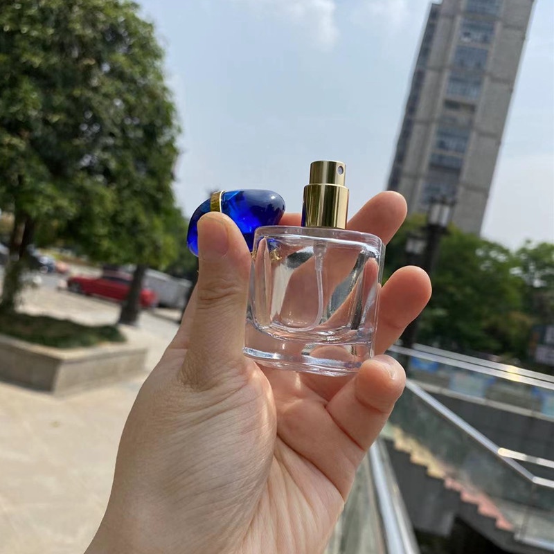 Lọ Chiết Nước Hoa Dạng Xịt Bằng Kính 30ML Nhỏ Gọn Cao Cấp Cho Du Lịch