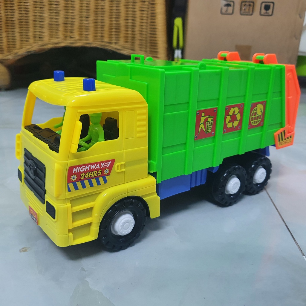 Xe rác đồ chơi 101 cho bé trai màu xanh lá và vàng cam kích thước 32cm