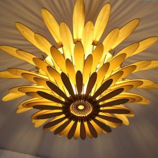 Đèn trang trí hoa cúc bằng gỗ decor nhà hàng, cafe, homestay thả trần hoặc ốp tường.