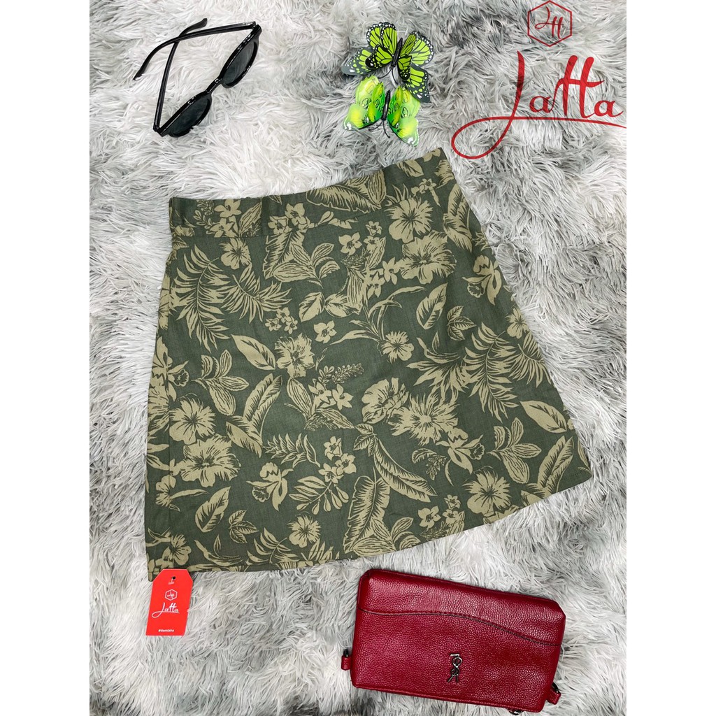 Chân váy ngắn họa tiết hoa lá màu xanh siêu xinh