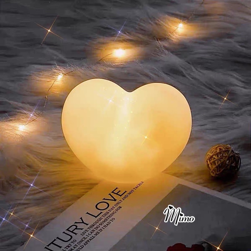 Đèn ngủ để bàn hình trái tim lãng mạn, đèn trang trí phòng ngủ dùng pin dễ thương làm quà tặng, decor phòng ngủ