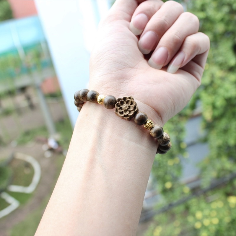 Vòng tay đơn gỗ trầm hương mix hoa sen trầm tốc hương thơm tự nhiên size 8mn - no box