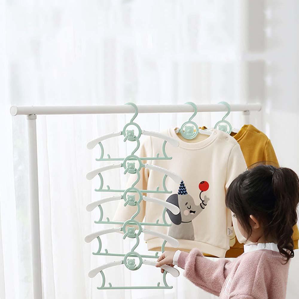Móc Treo Quần Áo Em Bé Bằng Nhựa Dẻo Không Để Lại Dấu Vết Tiện Dụng