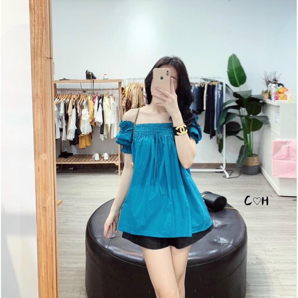 Áo cổ rộng trễ vai chất liệu lụa rất mát và đẹp cho mùa hè