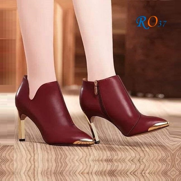 Giày boot nữ cỗ thấp đế cao 7cm hai màu đen đỏ hàng hiệu rosata ro37