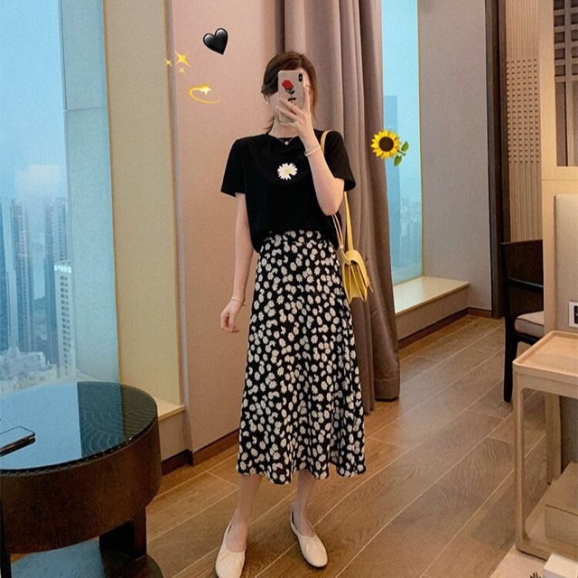 ( có sẵn)  Váy hoa nữ màu đen váy ngắn một chữ 2020 xuân hè mới nhỏ hoa cúc lá sen eo cao váy hoang | BigBuy360 - bigbuy360.vn