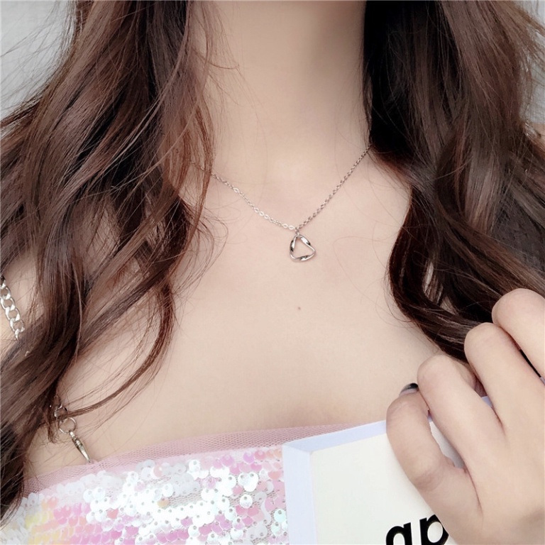 Sale 68% Dây Chuyền Hợp Kim Mặt Hình Tam Giác Phong Cách Hàn Quốc,  Giá gốc 21000đ - 12M7-2
