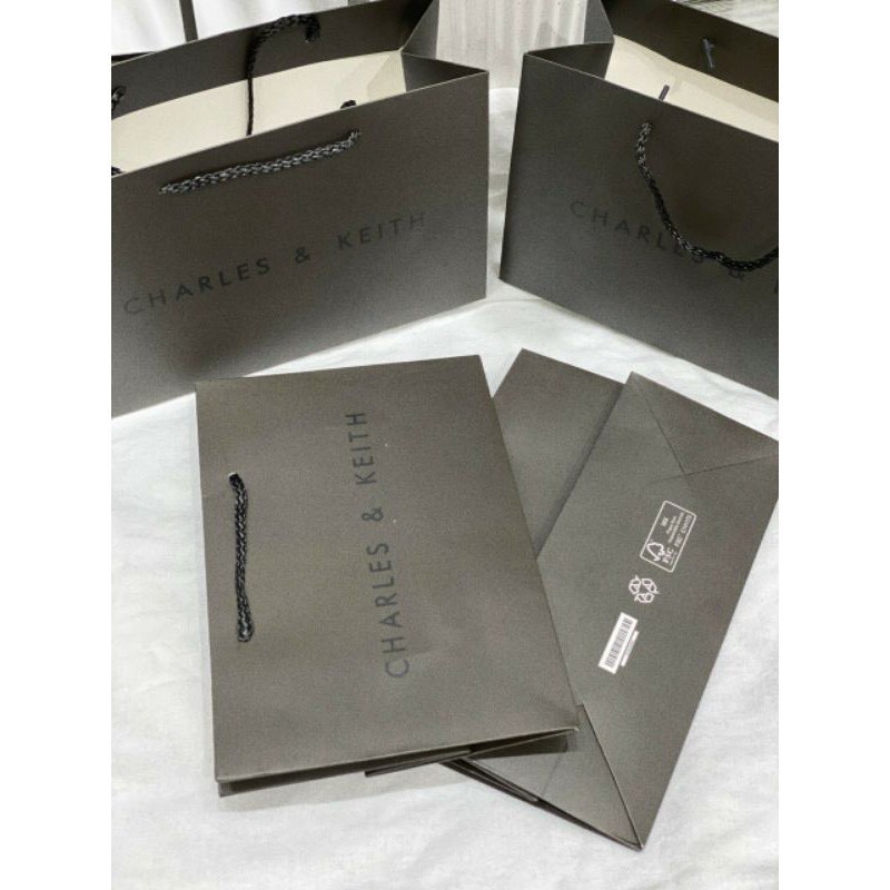 Hộp và Túi Giấy Cnk và Pe-dro đựng túi xách ví loại chuẩn