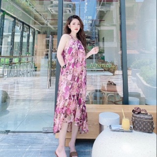 Váy yếm hoa đi biển