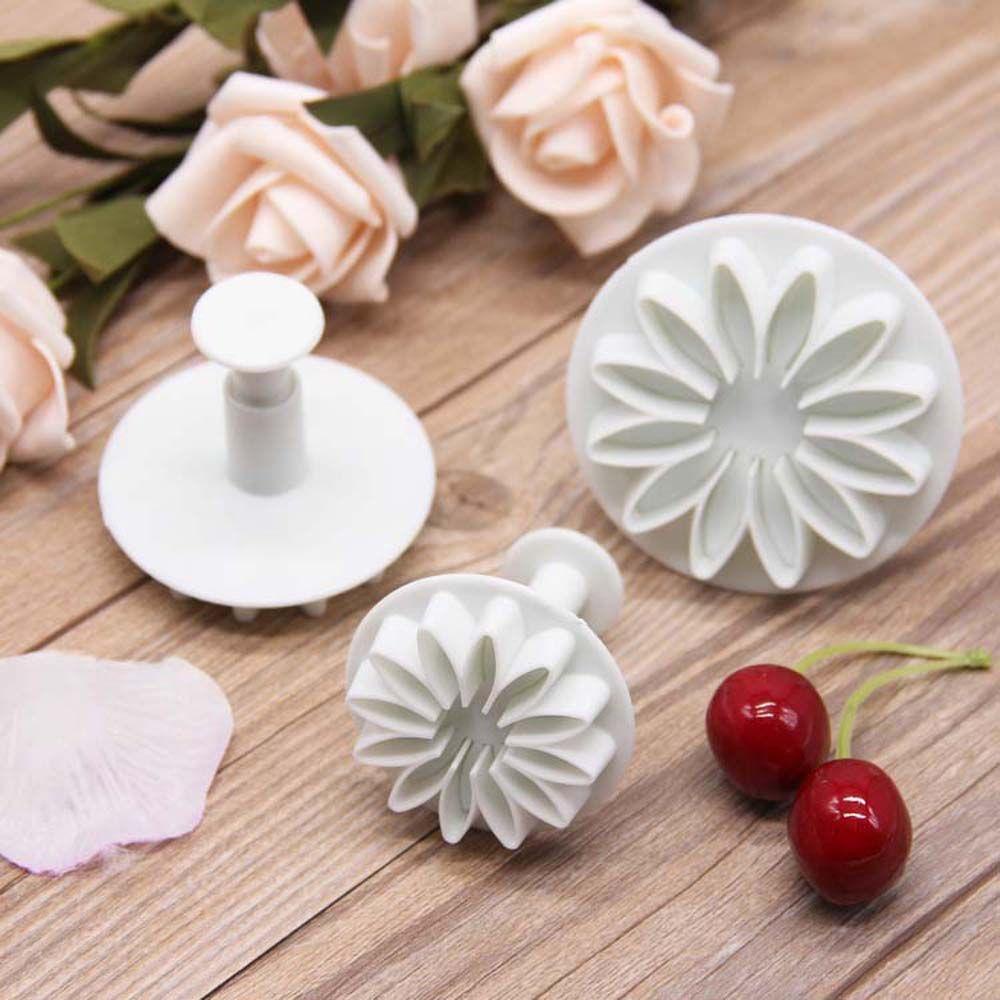 Khuôn Cắt Bánh Quy Bằng Nhựa Tiện Dụng