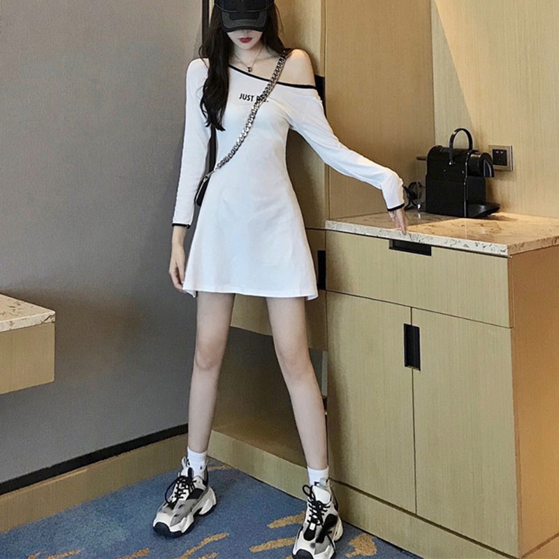 Đầm tay dài hoạ tiết chữ thiết kế trễ vai phong cách Hàn Quốc quyến rũ | BigBuy360 - bigbuy360.vn