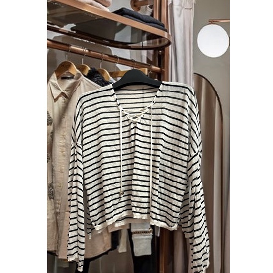 Áo khoác kẻ croptop hàng auth size s/m