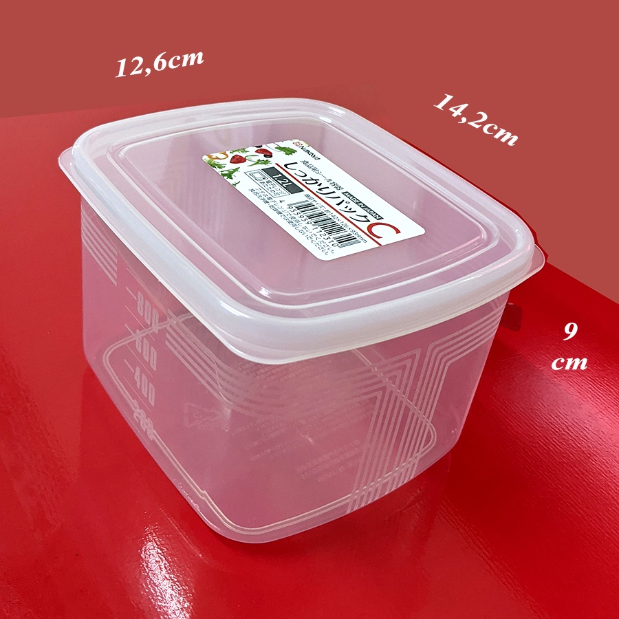 Hộp nhựa trong suốt, nắp dẻo 1L2; 14,2x12,6cm cao 9,3cm; sx tại Nhật, có vạch chia mililit. KB310