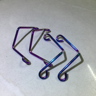 móc treo bình dầu titan .