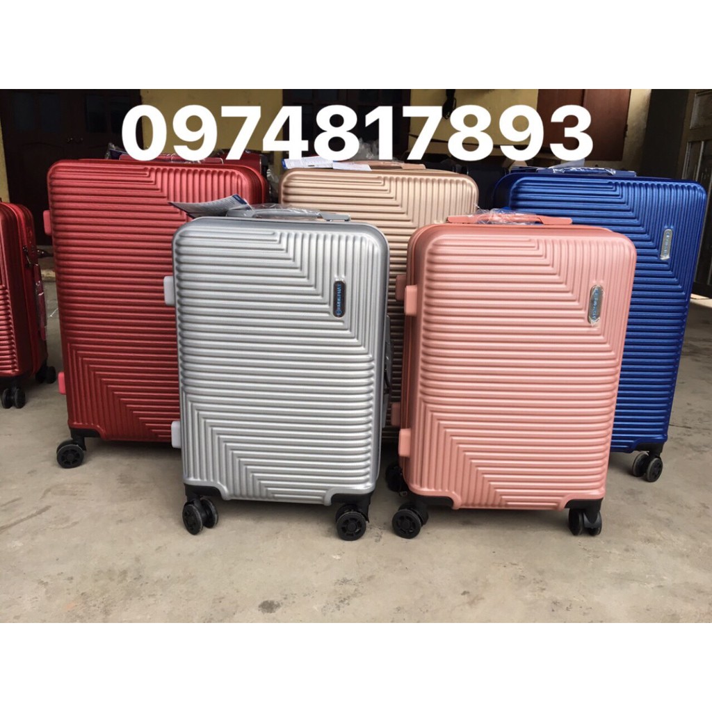 Vali chính hãng Hùng Phát 950, hàng cao cấp, chống xước, chống va đập, khóa số âm. Hàng có sẵn.