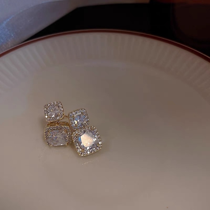 Bông Tai Đính Đá Zircon Lấp Lánh Sang Trọng Cho Nữ