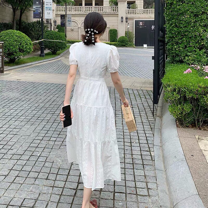 Pass váy trắng hàng QCCC size M dưới 56kg