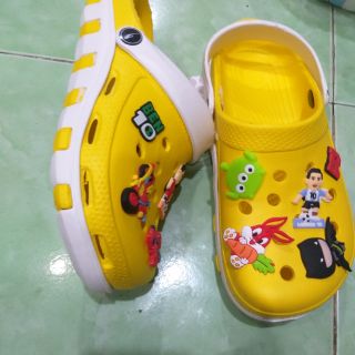 Dép sục dáng cross tặng kèm 10 sticker
