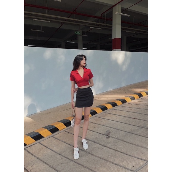 Áo cổ V tay ngắn