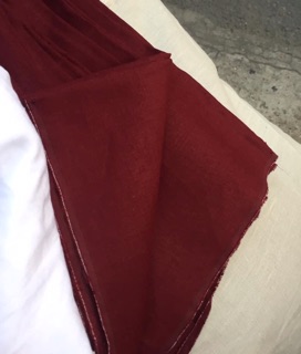 Vải linen bột màu đô mận.