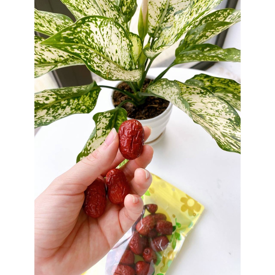 [Gift] Táo đỏ Hàn Quốc sấy khô Saffron Việt Nam loại quả to đặc biệt gói 100gr
