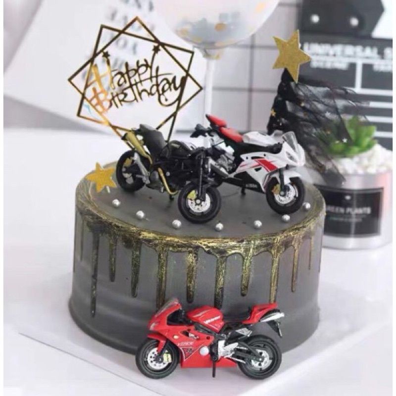Xe máy moto phân khối lớn trang trí bánh kem sinh nhật
