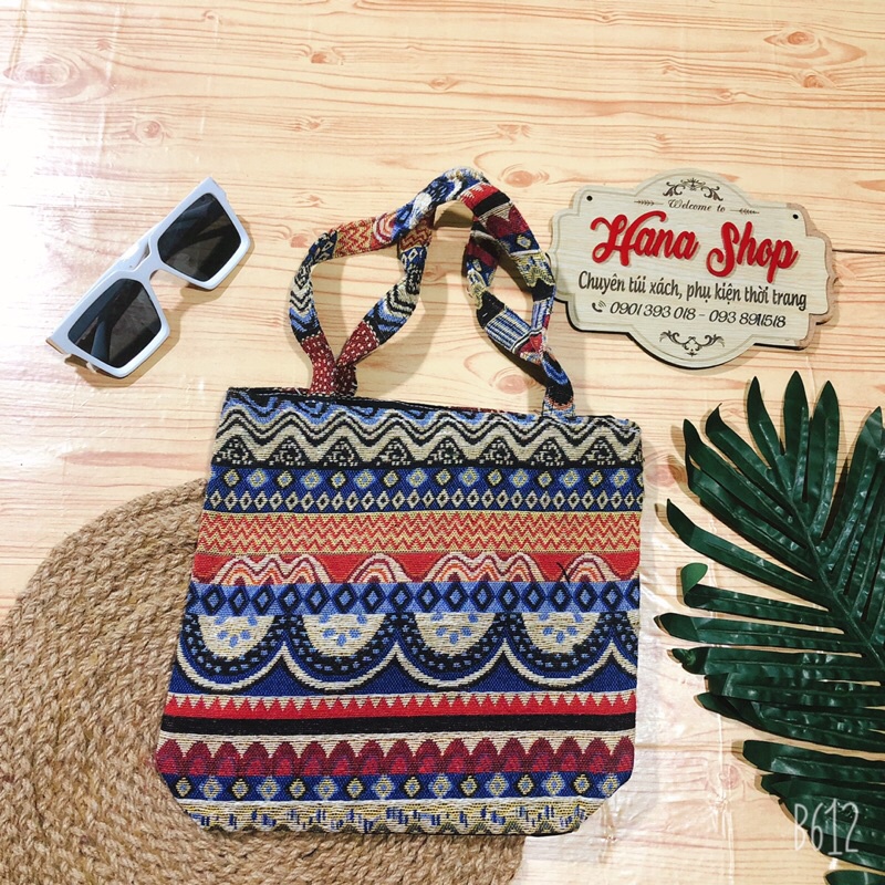 Túi thổ cẩm đeo vuông nhí