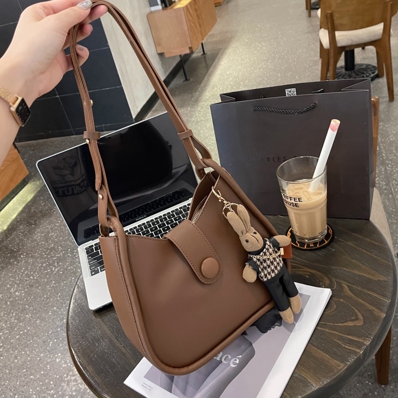 BÁN SỈ TÚI XÁCH TRENDY BAG CÚC BẤM 4 MÀU CHO NỮ - tặmg kèm thỏ bông