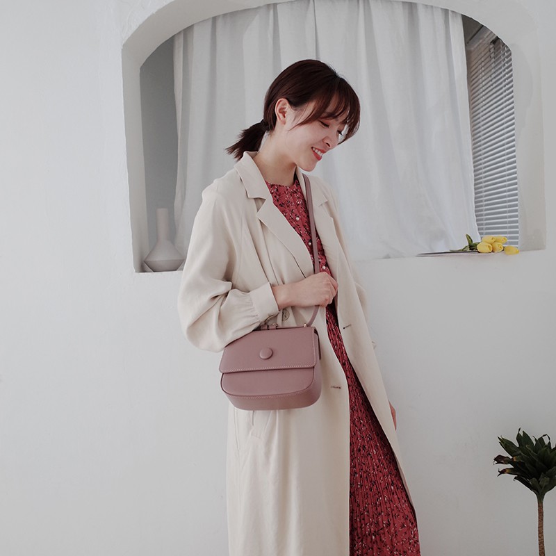 Túi Đeo Chéo Dáng Bầu Nút Tròn Micocah MCC-25 | BigBuy360 - bigbuy360.vn