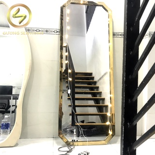 Gương toàn thân inox mạ vàng có đèn trang điểm treo tường giá rẻ không viền treo tường 6001k - guonghoangkim