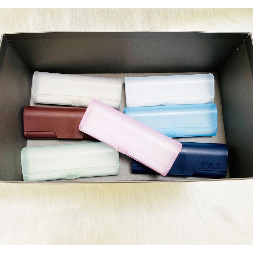 [TẶNG KÈM KHĂN LAU] Hộp đựng kính nhựa dẻo trong suốt siêu bền Elmee | BigBuy360 - bigbuy360.vn