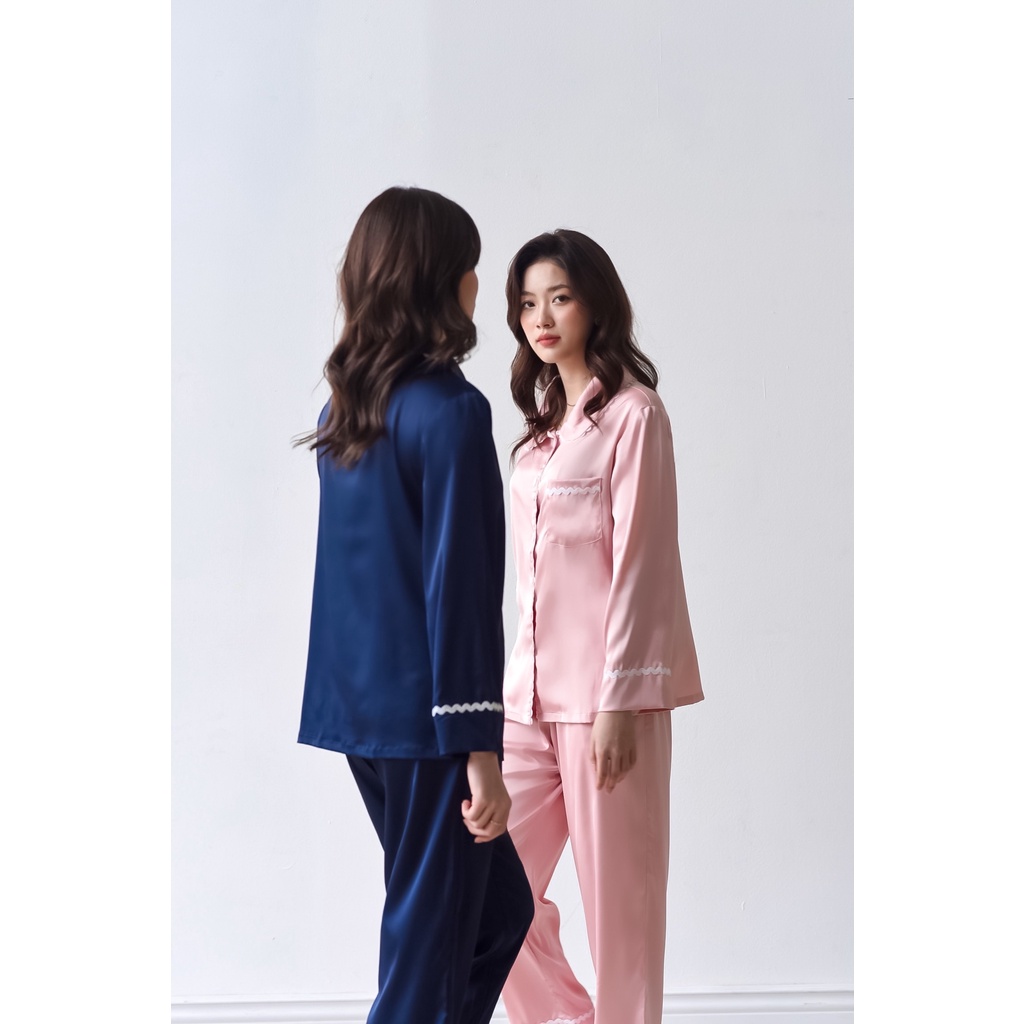 Đồ Bộ Pijama Nữ 𝐋𝐈𝐋𝐀𝐒 𝐁𝐋𝐀𝐍𝐂 Chất Liệu Lụa Cao Cấp Mềm Mại |  Kiểu Dáng Dài Tay, Quần Dài | Màu Hồng Baby
