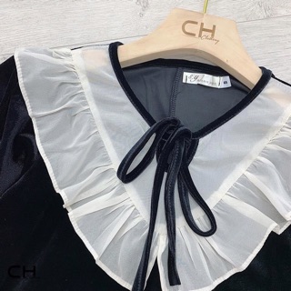 Váy xuông cổ ren điệu đà