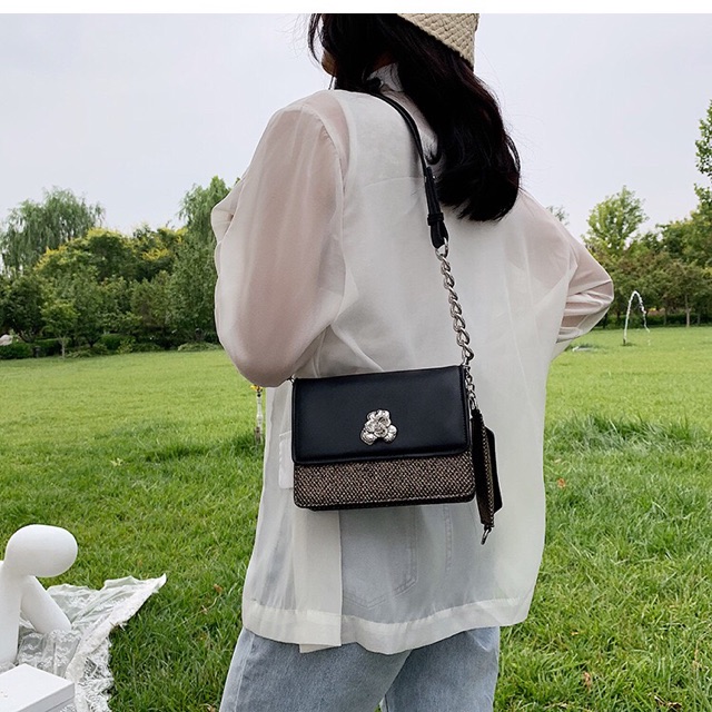 Túi đeo chéo khoá hoa kèm ví nhỏ xinh