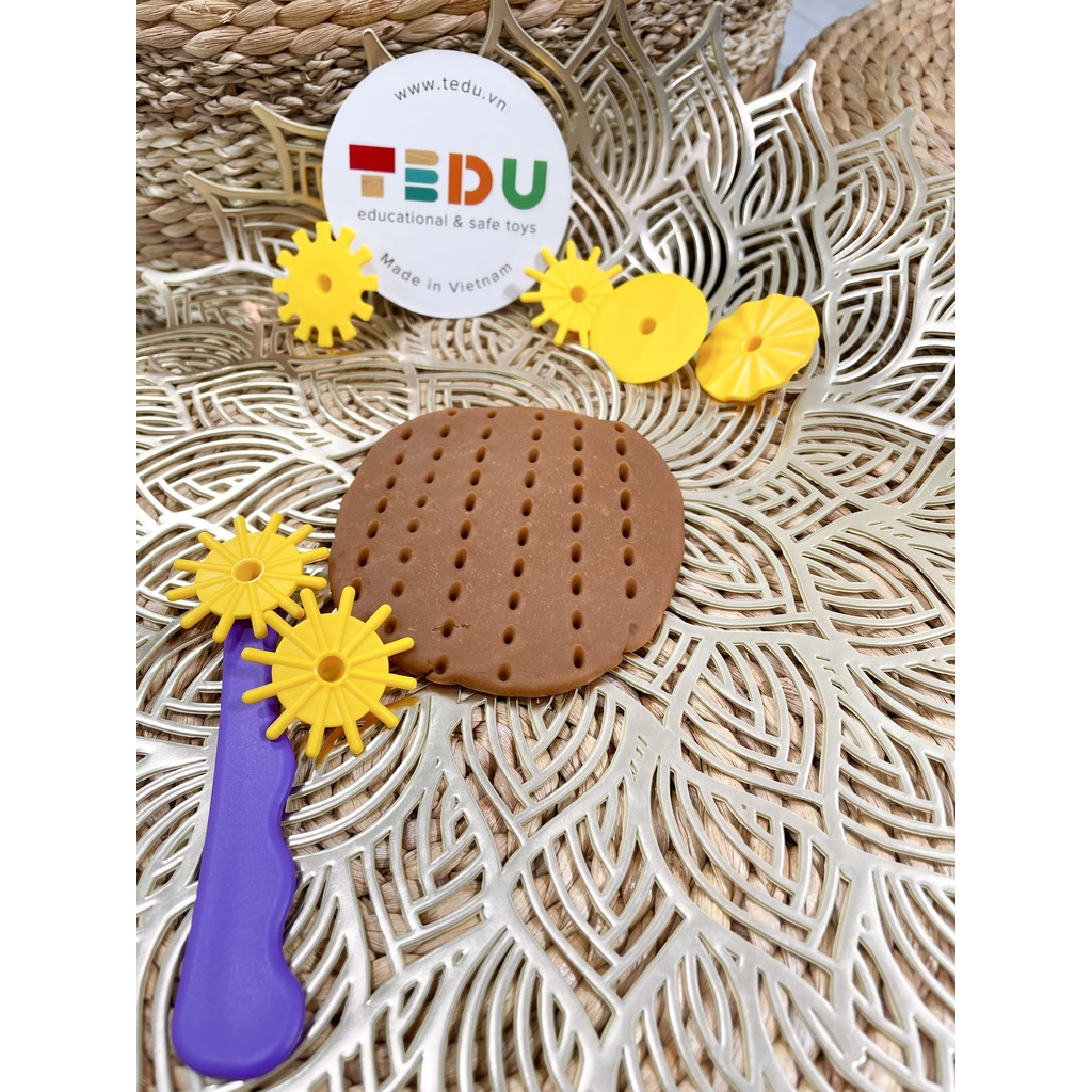Bộ đồ chơi lăn tay tạo chi tiết trên bề mặt bột nặn an toàn TEDU