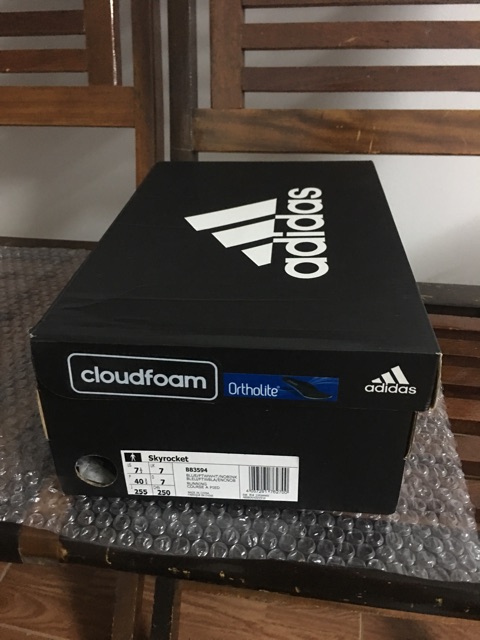 Giày adidas cloudfoam chính hãng mới 100%