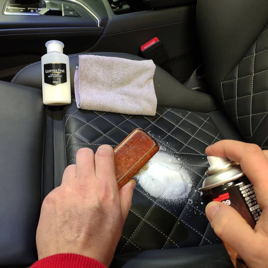 [Mã Bminc50 Giảm 10% Đơn 150k] Chai Xịt Vệ Sinh Ghế Da Xe Ôtô Leather Seat Cleaner L-13 SOFT99 300ML