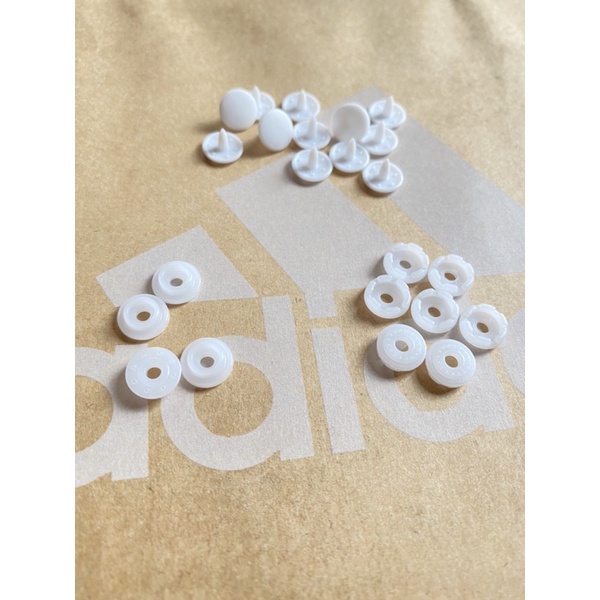 Set 100c Cúc nhựa Nhám size 9mm sịn chắc chắn