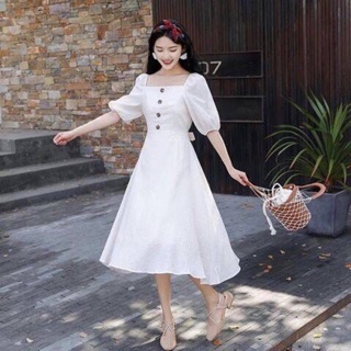 Đầm váy trắng xoè cổ U tay lỡ