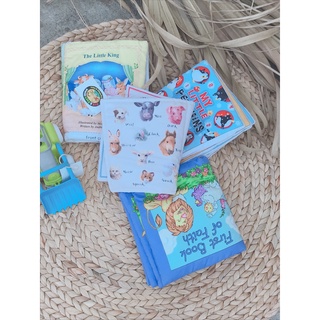 Đồ chơi sách vải tiếng anh cho bé nhiều hình ảnh và màu sắc thu hút sự chú ý của bé, làm tăng khả năng lưu nhớ từ vựng